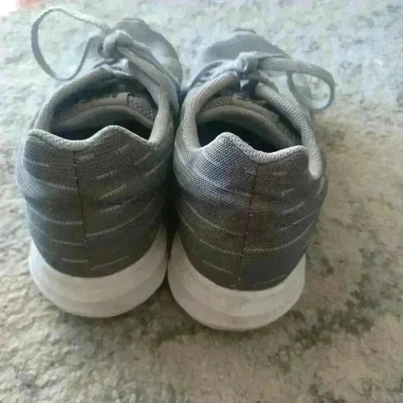 Nike Youth Downshifter 8 Gray Running Shoes Wide Lightweight Athletic Sneaker 7Y - Picture 6 of 14